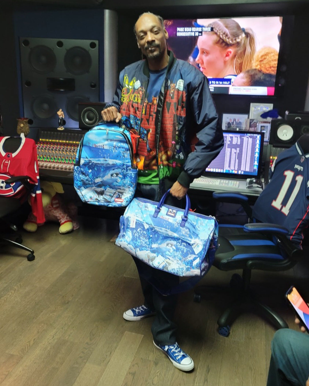 THE SHARK PARTY DUFFLE - Image 2