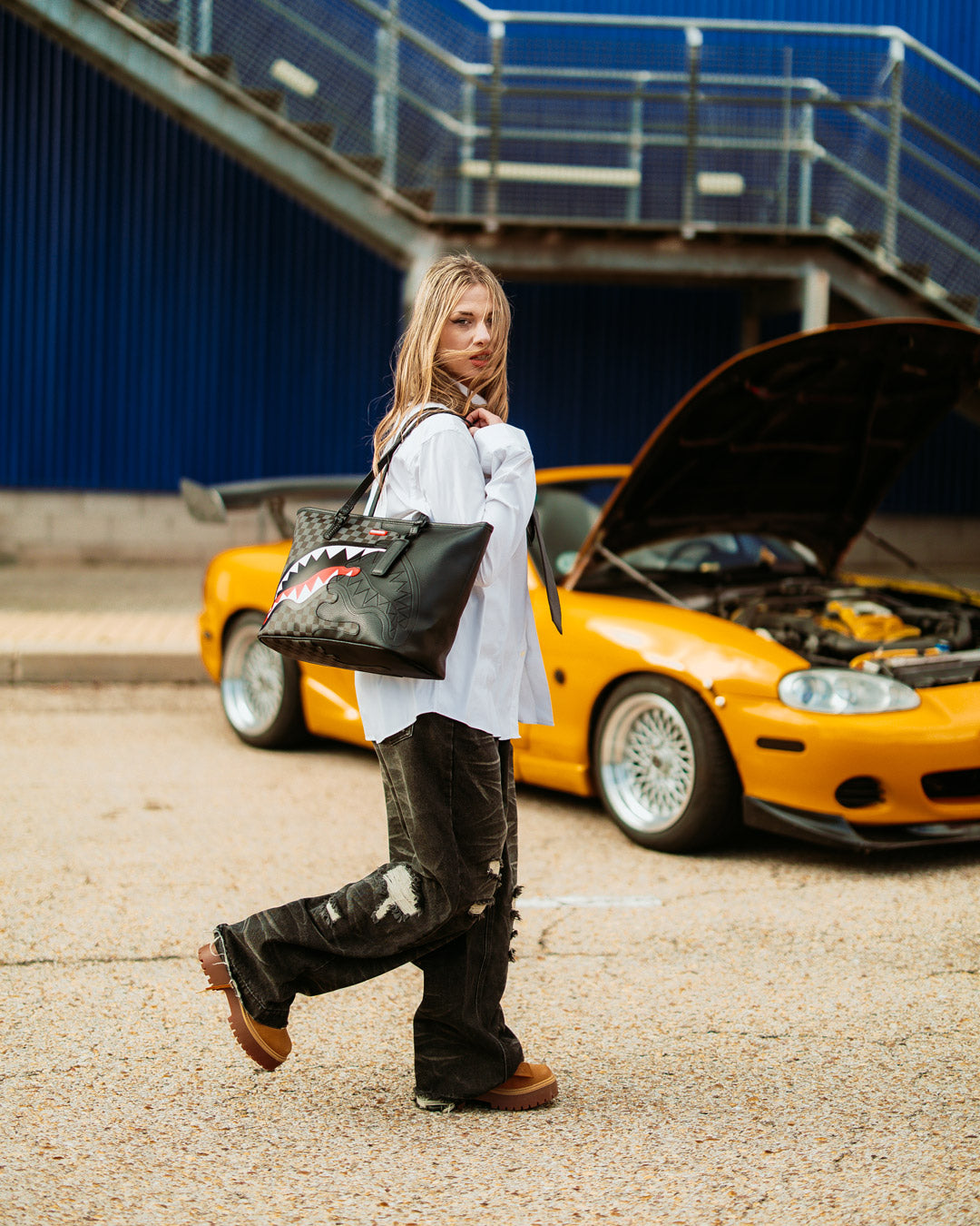 SPEED SHARK SIDE SWIPE TOTE - Image 10