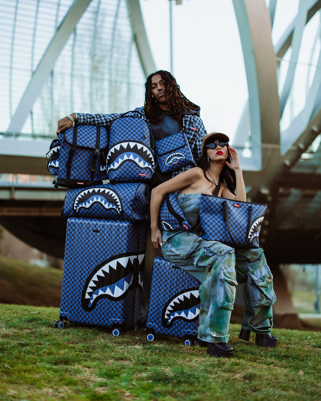 MIDNIGHT MAGIC SHARKS IN PARIS DUFFLE - Image 6